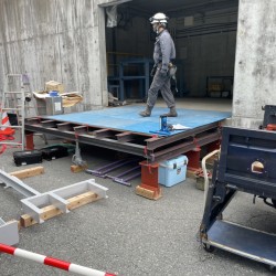 引き込み用ステージ